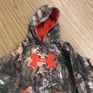 Under Armour sweatshirt hoodie